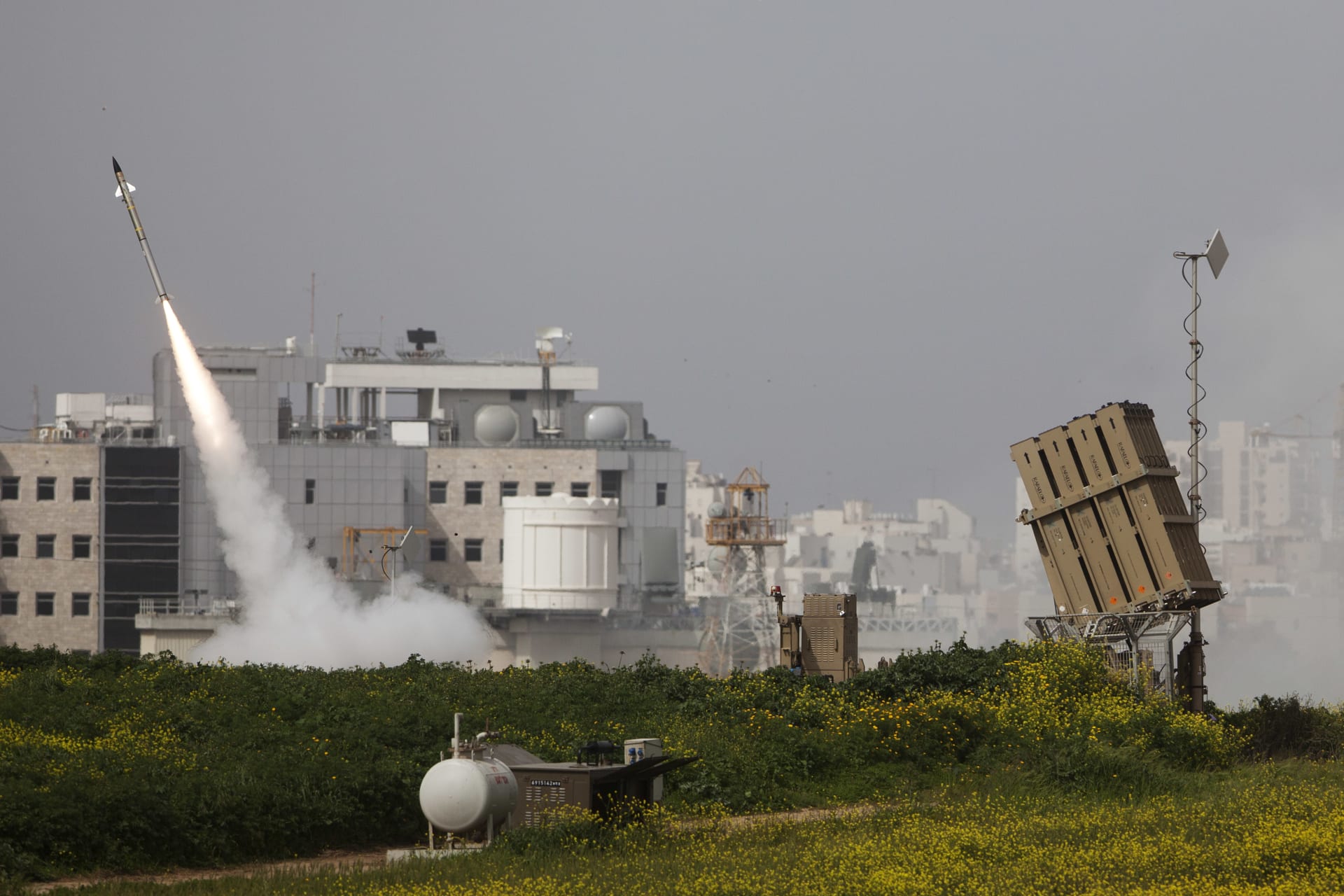 Baterie izraelského obranného systému Železná kopule.