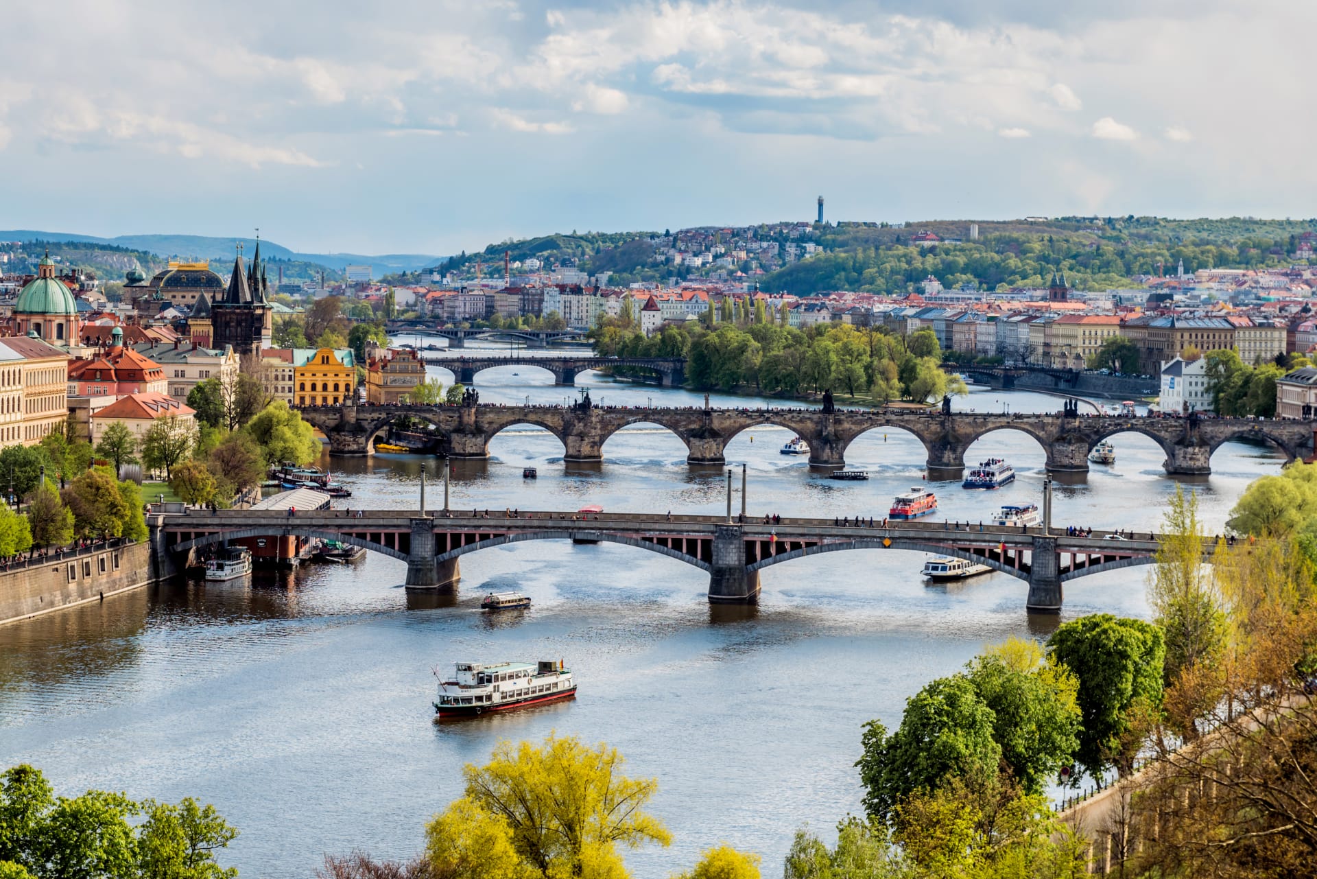 Vltava je v Praze rušná pomalu jako D1.