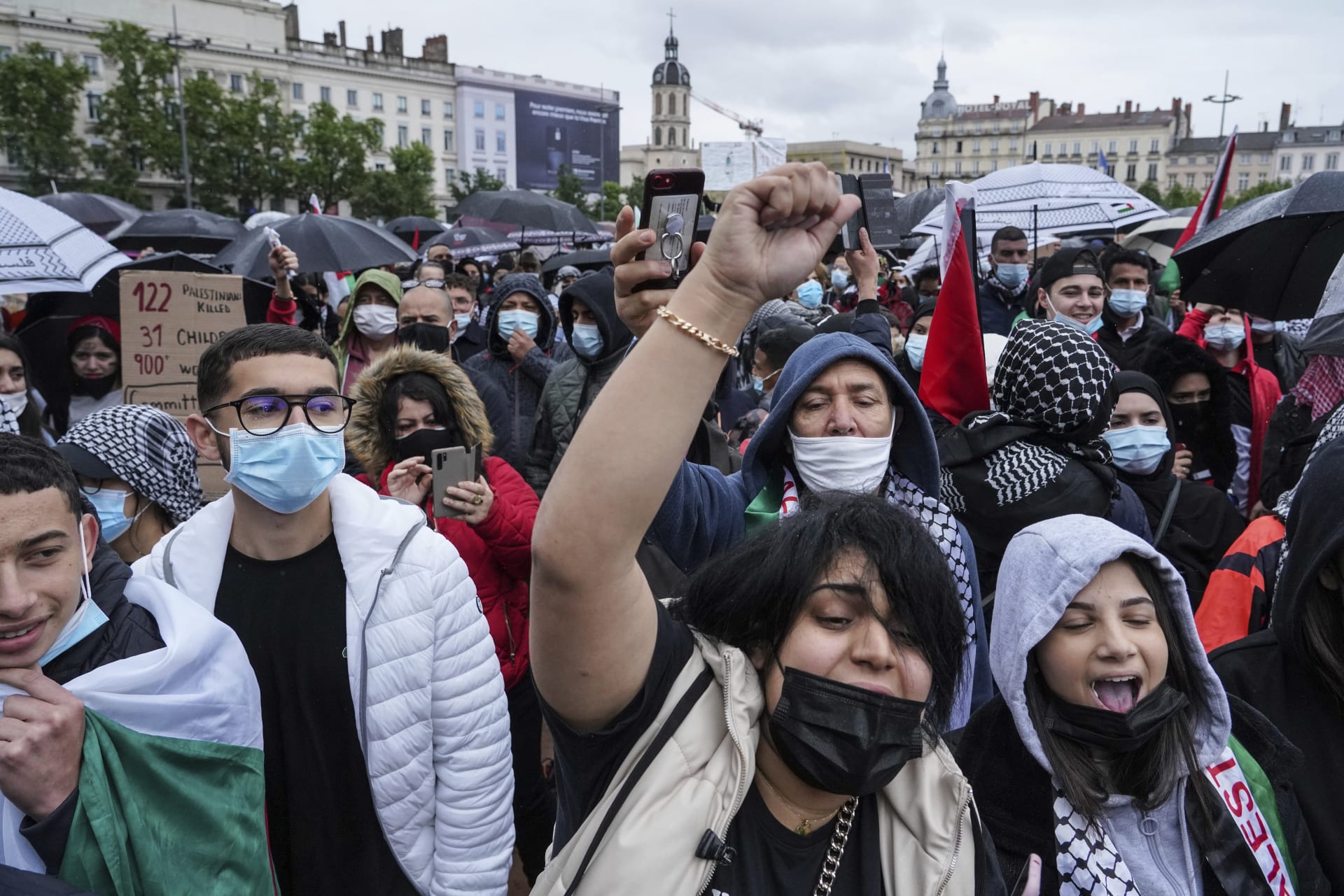 „Izrael je vrah," skandovaly desítky demonstrantů v Montpellier.