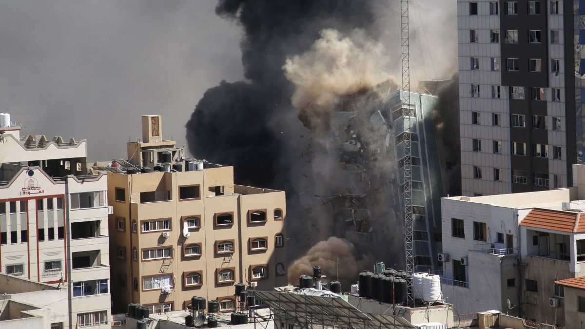 Izrael provedl nálet na budovu v Gaze, kde sídlila zahraniční média a údajně také Hamás.