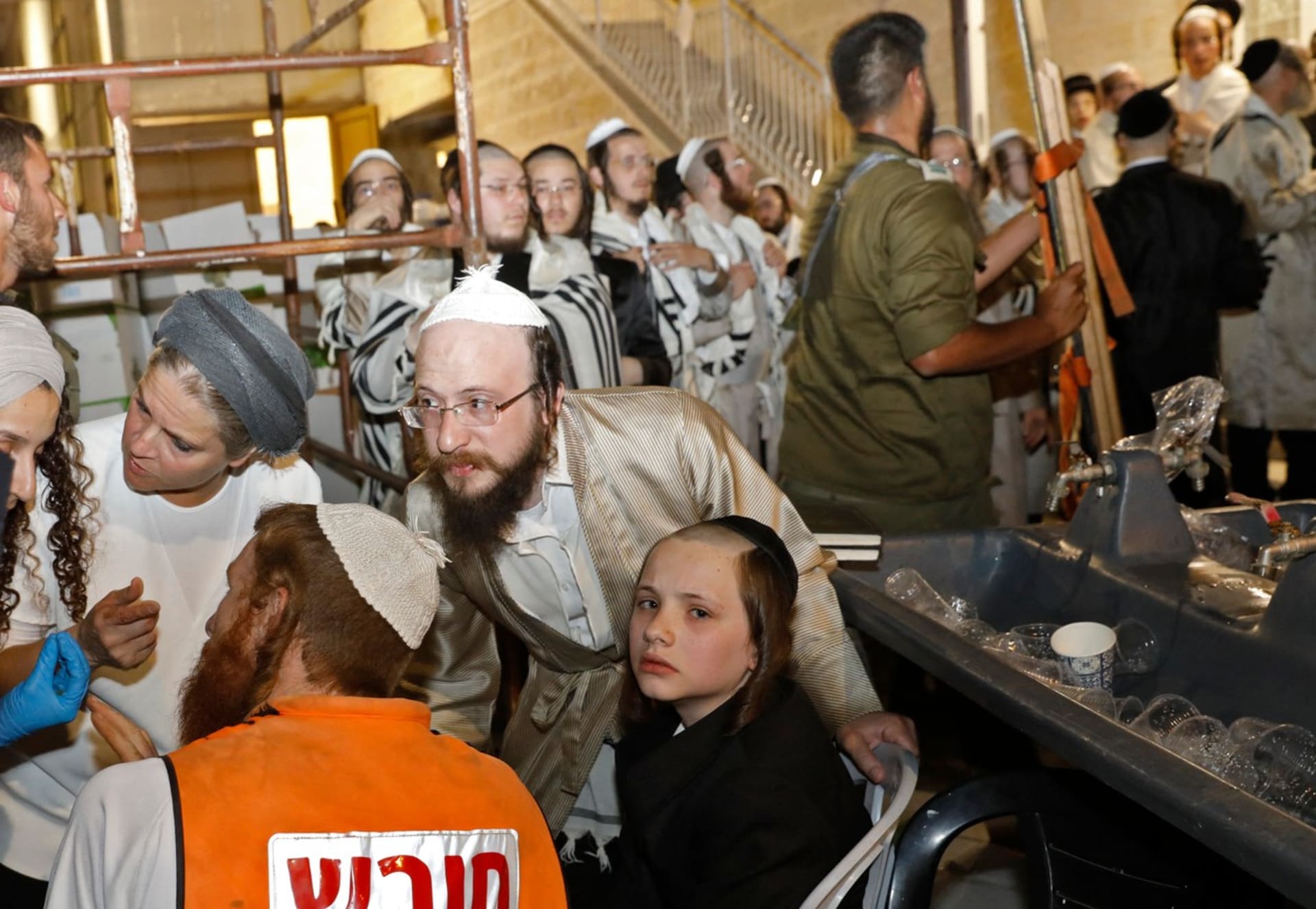 Dva mrtvé a sto zraněných si vyžádalo zhroucení ochozů v synagoze u Jeruzaléma. (Ilustrační foto)
