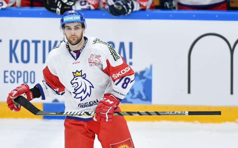 Útočník Robin Hanzl hraje v KHL za Spartak Moskva.