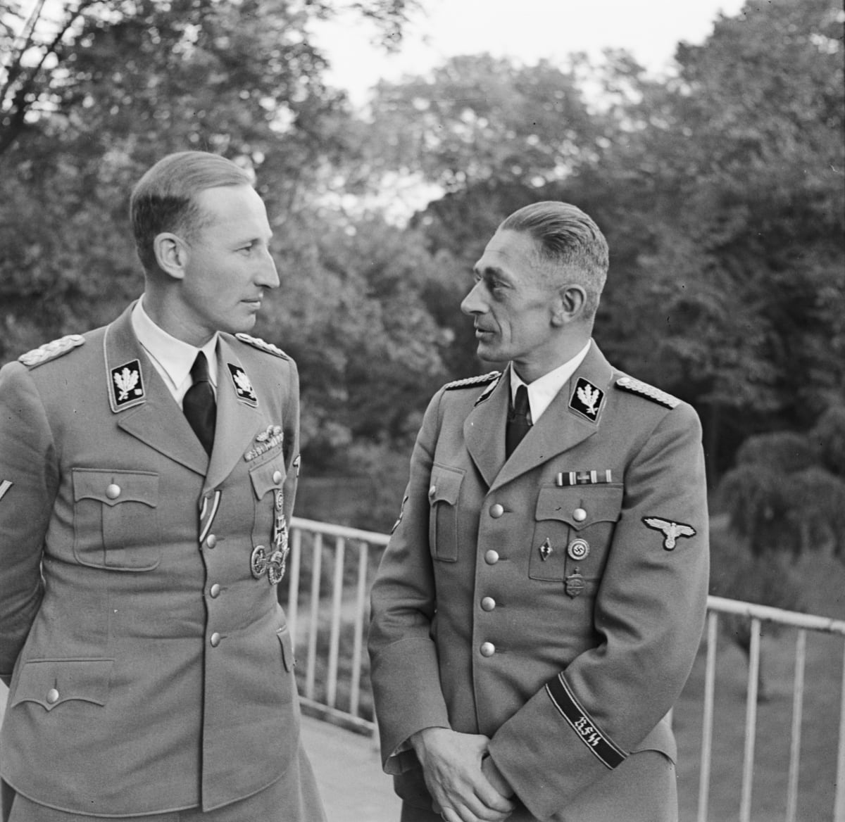 Frank se zastupujícím říšským protektorem Reinhardem Heydrichem.