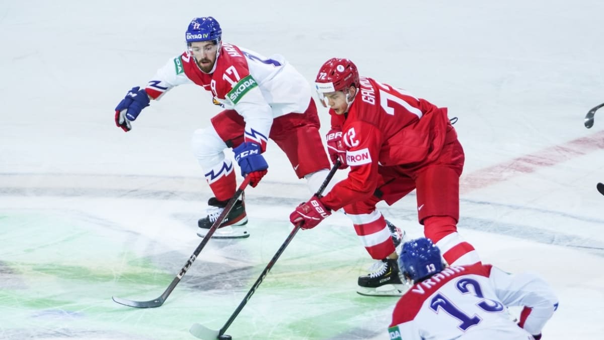 Hokejový šampionát začal pro český tým prohrou. Svěřenci Filipa Pešána nestačili na Rusy a padli 3:4.