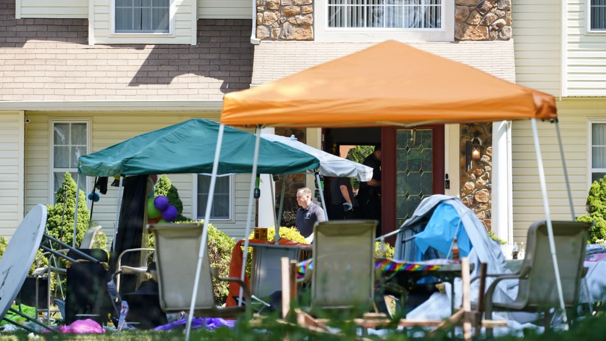 Po noční střelbě na domácím večírku v New Jersey zemřeli nejméně dva lidé.