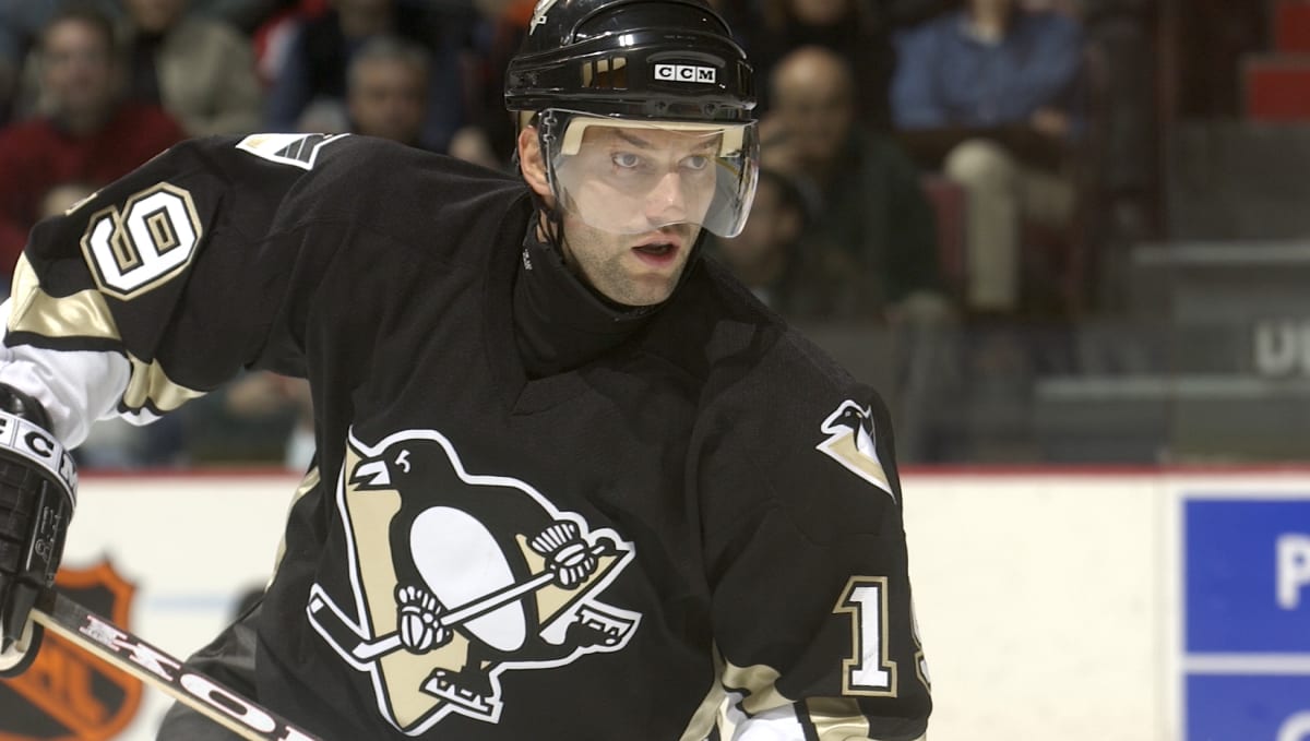 Vladimír Vůjtek mladší v dresu Pittsburghu Penguins.