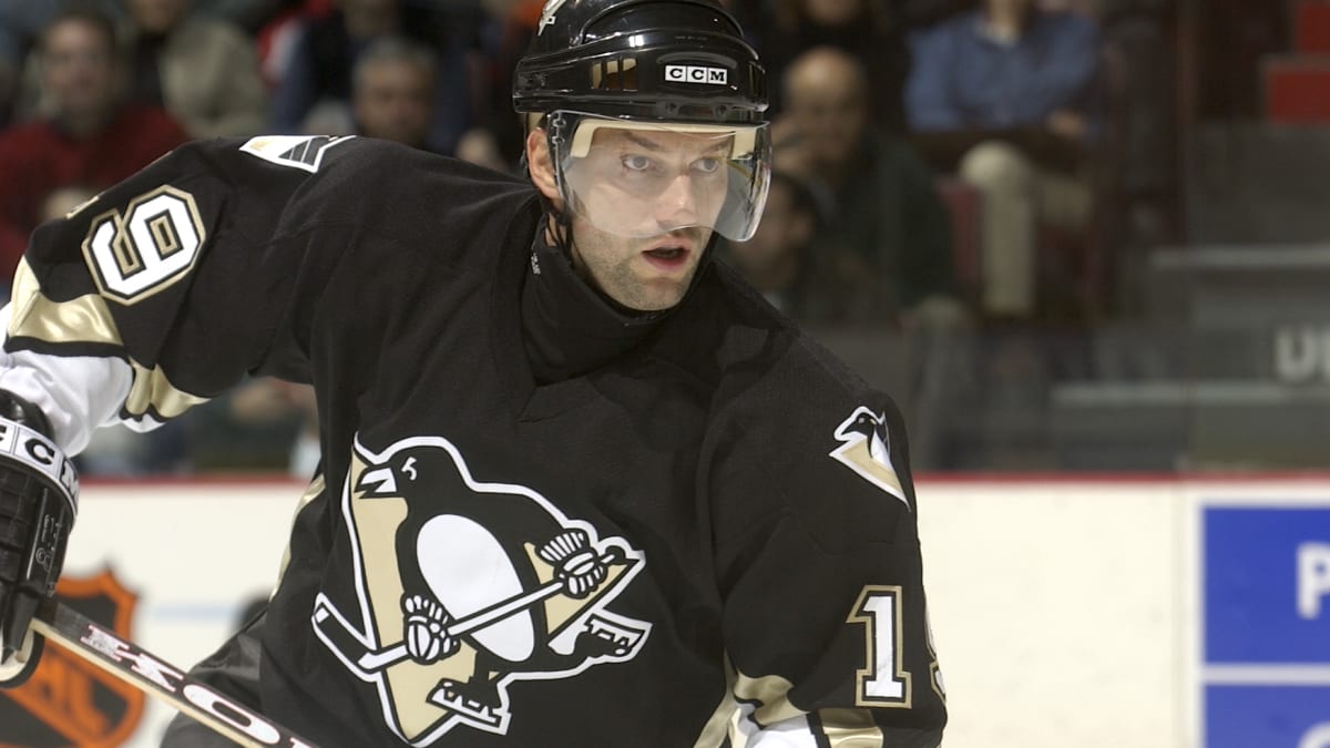 Vladimír Vůjtek mladší v dresu Pittsburghu Penguins.
