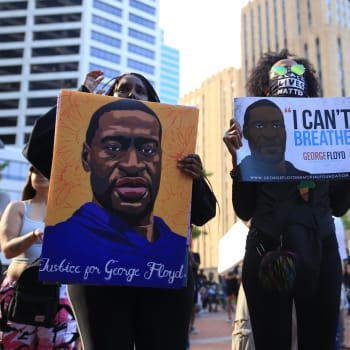 V USA demonstrují za George Floyda i rok po jeho smrti.