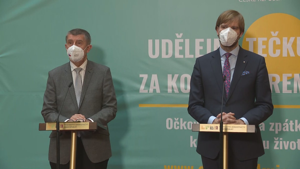 Premiér Andrej Babiš se staronovým ministrem zdravotnictví Adamem Vojtěchem