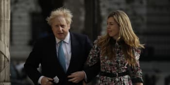 Tajná svatba Borise Johnsona. Britský premiér se oženil s o 23 let mladší partnerkou