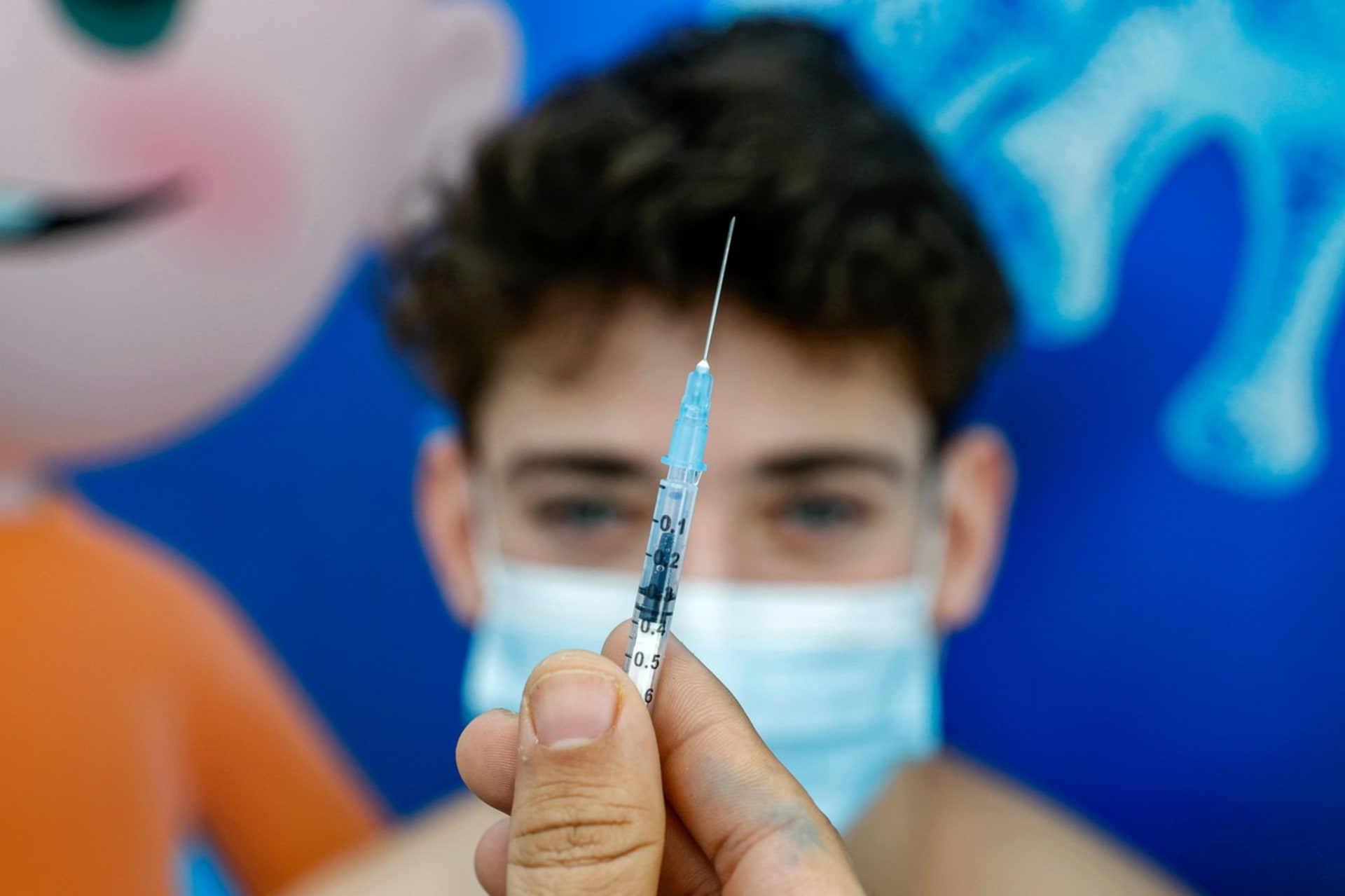 Mladí Češi řekli, proč odmítají očkování proti koronaviru.