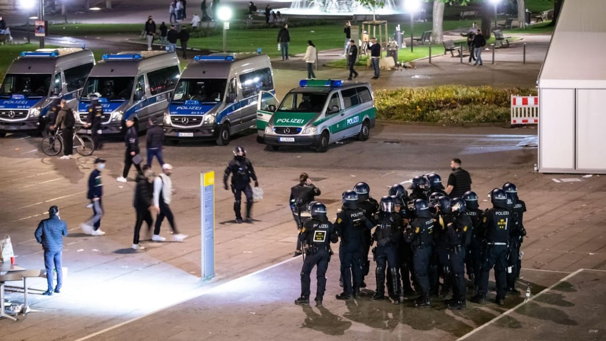 K incidentu došlo v sobotu večer na náměstí Kleiner Schlossplatz.
