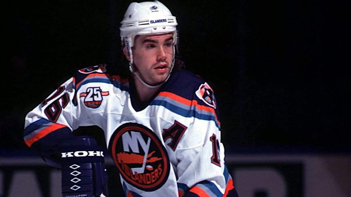 Žigmund Pálffy v dresu klubu NHL New York Islanders