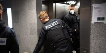 Němečtí policisté rozbíjeli gang pašeráků na 33 místech. Zatýkali i v Bratislavě