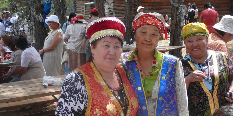Burjatky na tradiční slavnosti Tajlagan