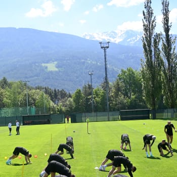 Čeští fotbalisté trénují pod vrcholky Alp před mistrovstvím Evropy.