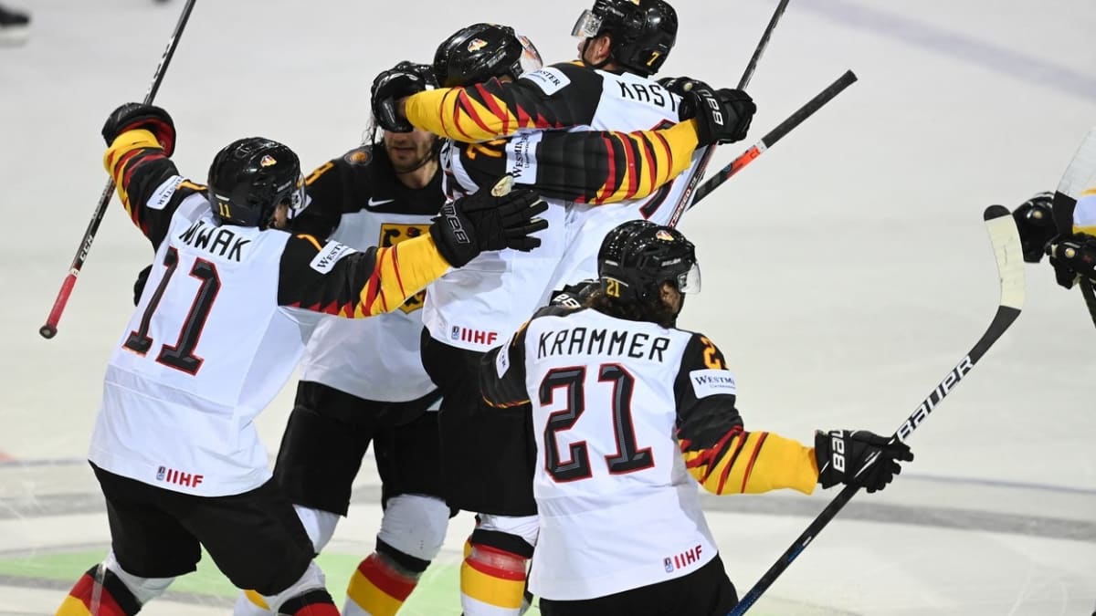 Velká radost Němců po postupu do semifinále mistrovství světa, ve kterém byli naposledy před 11 let na domácím šampionátu.