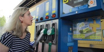 Češi tankují nejdražší benzín od roku 2014. Jeho cena vydrží, míní analytici