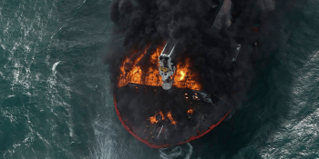 Nejhorší ekologická katastrofa v oblasti. U Srí Lanky se potopila kontejnerová loď