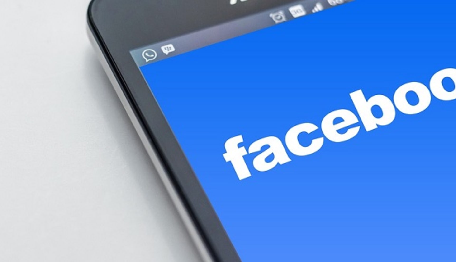Evropská komise vyšetřuje, zda Facebook nezneužívá svého postavení na trhu reklamy. (Ilustrační foto)