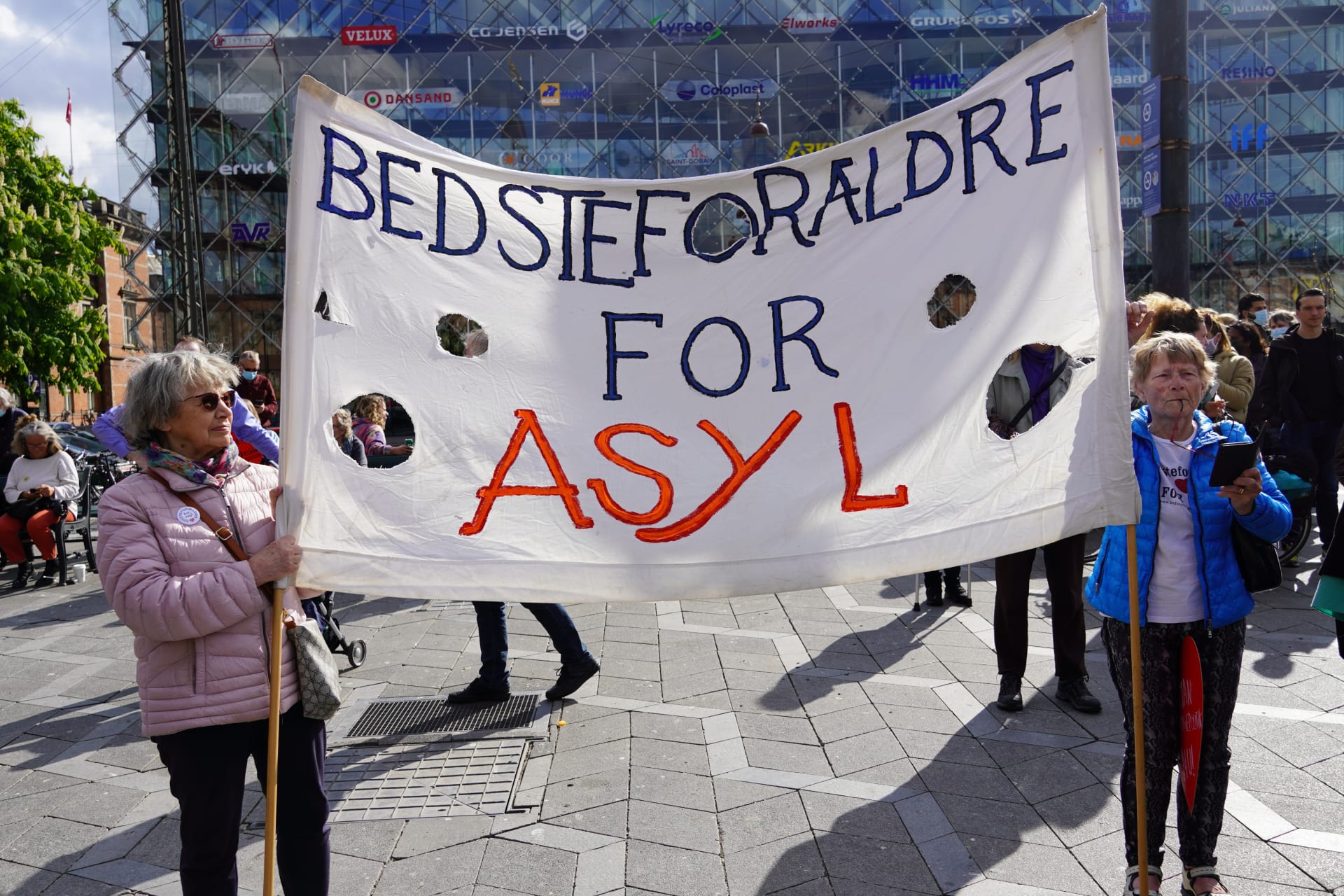 Demonstrace v Kodani na podporu syrských uprchlíků, kterým Dánsko neprodloužilo pobyt