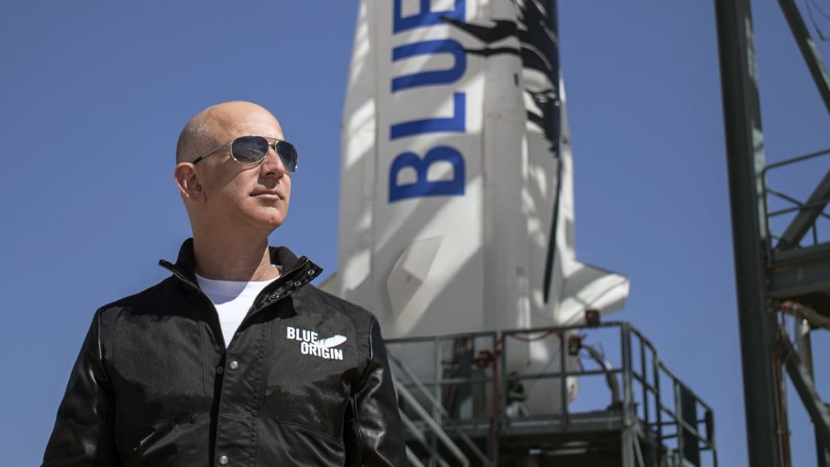 Jeff Bezos se už v červenci vydá do vesmíru na palubě stroje vlastní společnosti Blue Origin.
