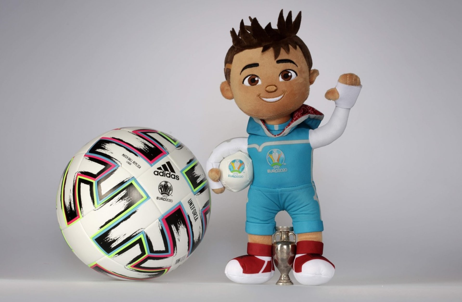 Oficiální maskot a míč pro Euro 2021