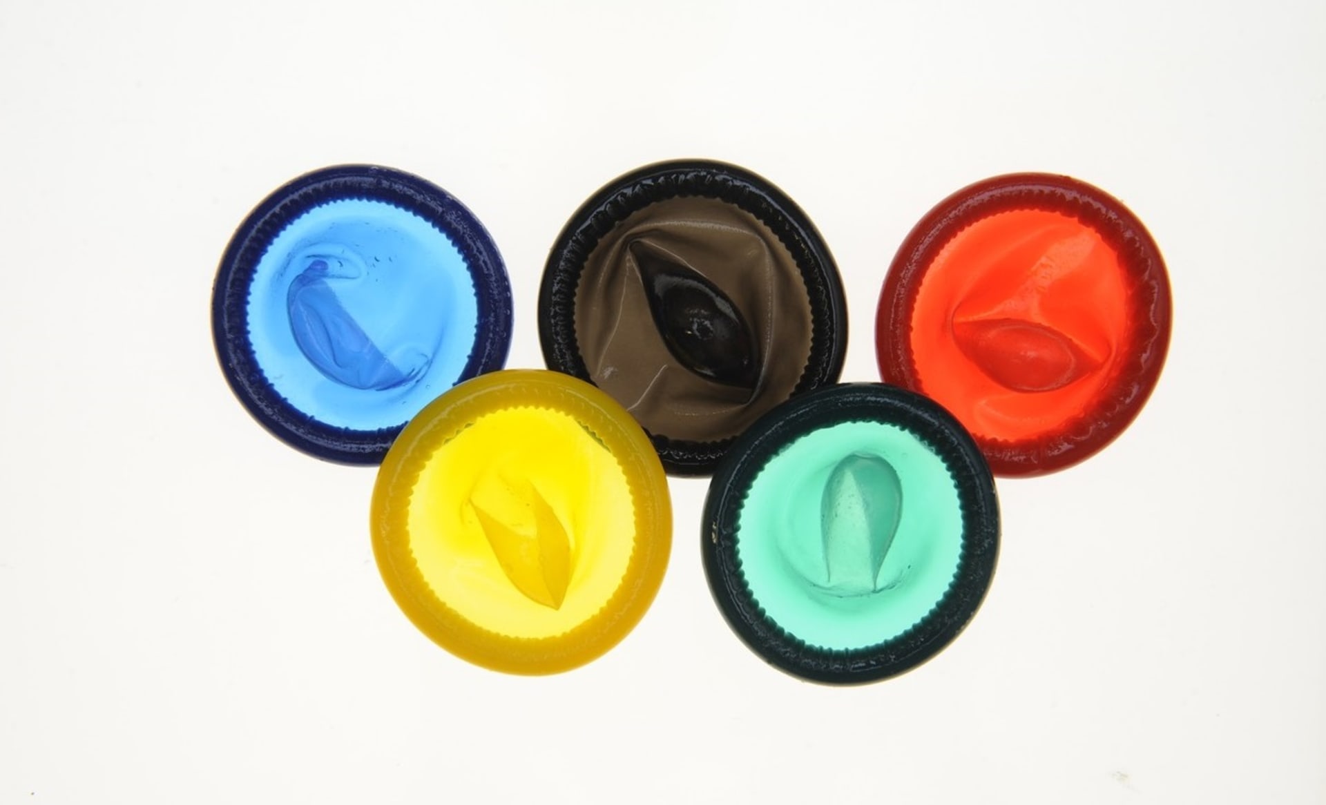 160 000 kondomů čeká na sportovce, kteří se vydají na olympijské hry do Tokia. Použít je v dějišti sportovního svátku by ale neměli.