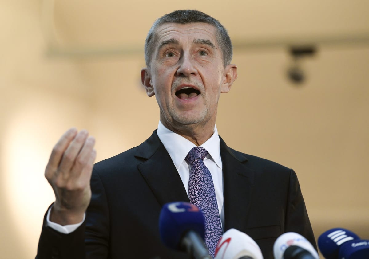Bývalý premiér Andrej Babiš ve vysílání Rádia Impuls řekl, že případný boj o Hrad v roce 2023 oznámí v září.