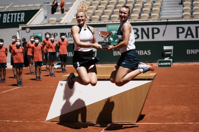 Barbora Krejčíková a Kateřina Siniaková zvítězili ve finále deblu.