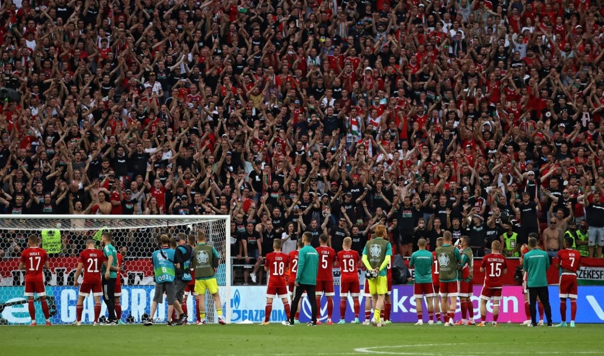 Puskás Arena byla při zápase domácích Maďarů s Portugalci na Euru zcela zaplněná.