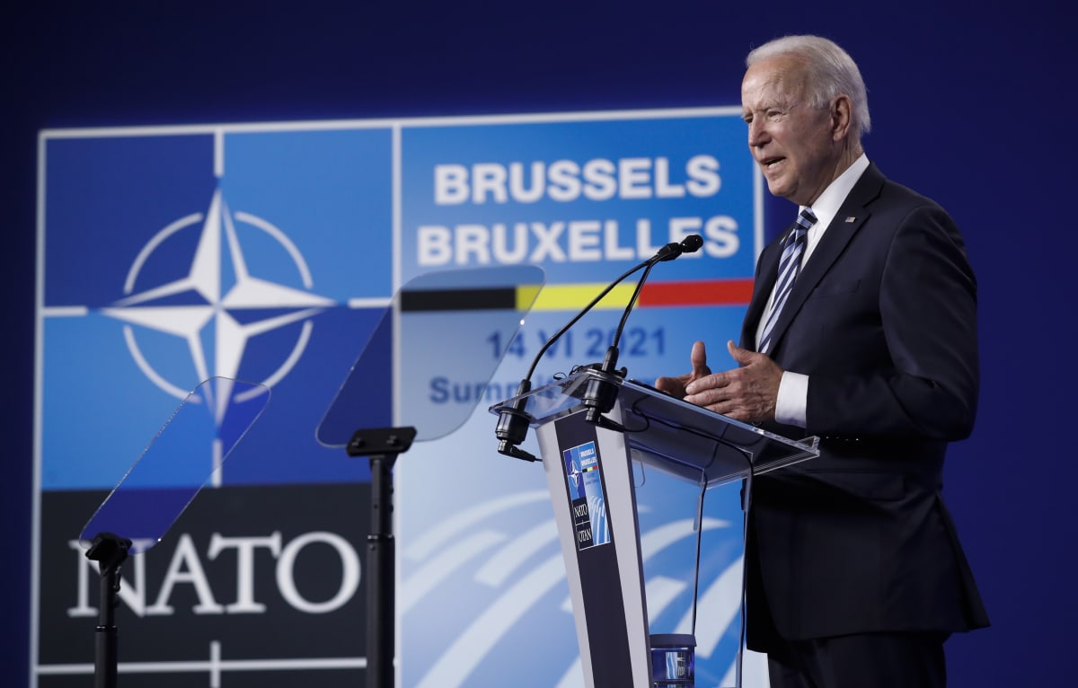 Joe Biden na summitu NATO v Bruselu