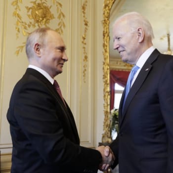 Vladimir Putin a Joe Biden
