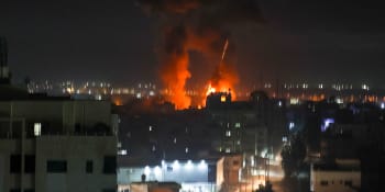 Izrael znovu bombardoval Pásmo Gazy. Reagoval na zápalné balony vyslané Palestinci