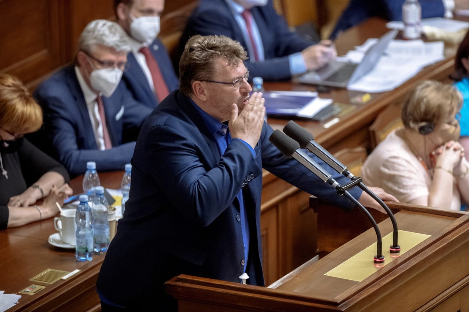 Nezařazený poslanec Lubomír Volný opět zablokoval jednání ve Sněmovně.