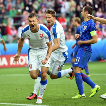 Obrovská radost Tomáše Necida, který proti Chorvatům vyrovnal z penalty na 2:2.