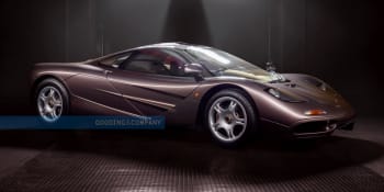 McLaren F1 boří aukce. Cena čtvrt století starého vozu překoná 300 milionů korun