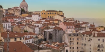 Lisabon se kvůli covidu uzavírá. Jak a kdy mohou turisté město navštívit?