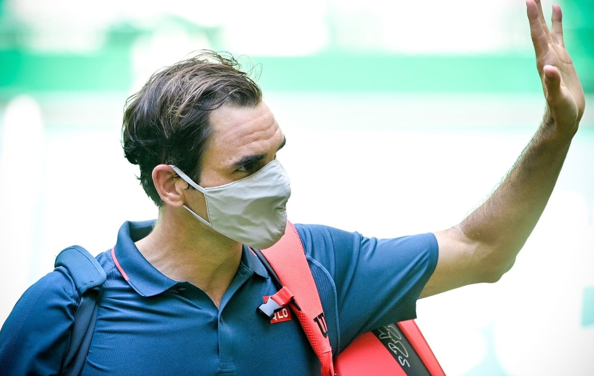 Takto se Federer loučil poté, co překvapivě vypadl v německém Halle už v osmifinále. Rozloučí se brzy i s celou kariérou?