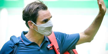 Nic netrvá věčně. Federerovi už zřejmě nevoní ani tráva, přinese Wimbledon konec éry?