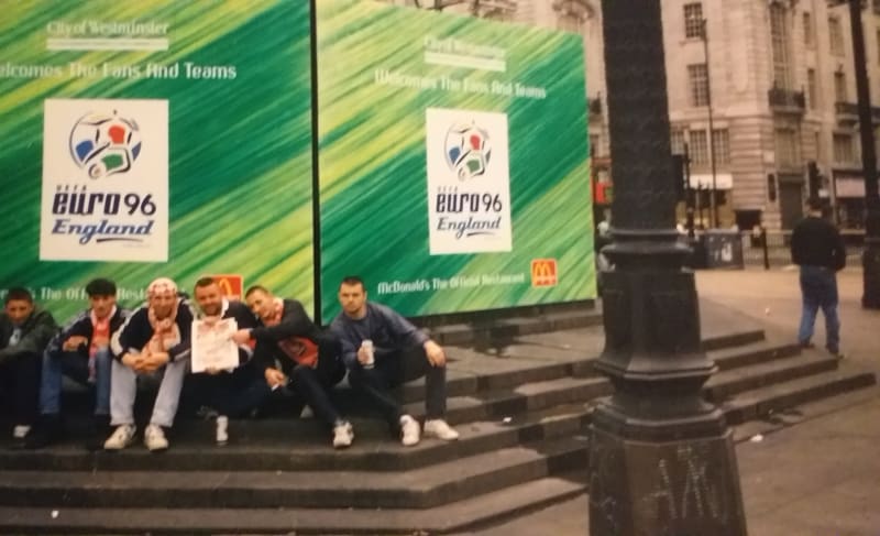 Damir Turčič s dalšími fanoušky na Euru v roce 1996.
