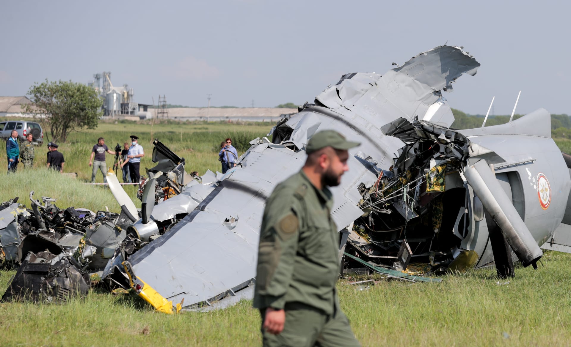 Letoun, na jehož palubě podle dostupných informací bylo 19 lidí, havaroval nedaleko letiště Tanaj.