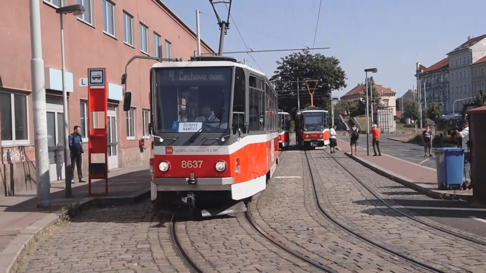 Známé hranaté tramvaje Tatra T6A5 se v sobotu vydají na poslední jízdu.