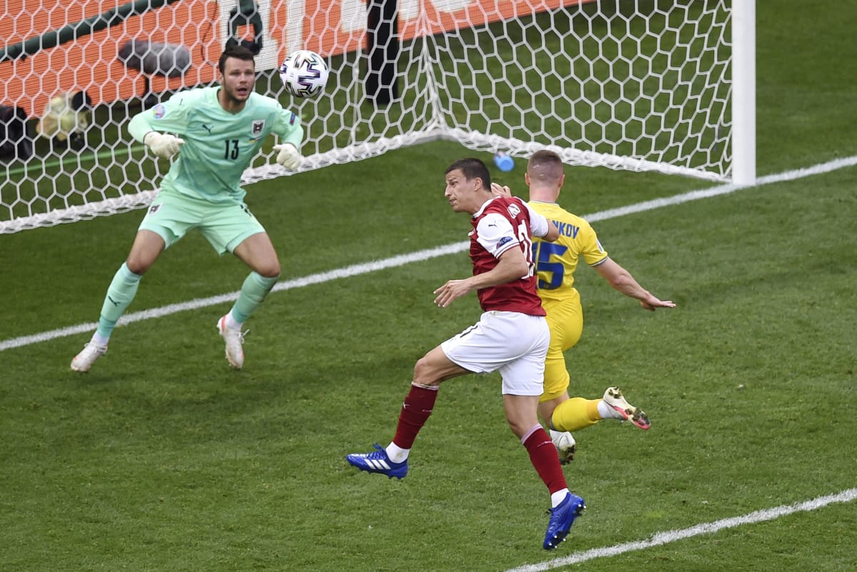 O přímý postup ze skupiny C si to na Euru rozdali fotbalisté Rakouska a Ukrajiny.