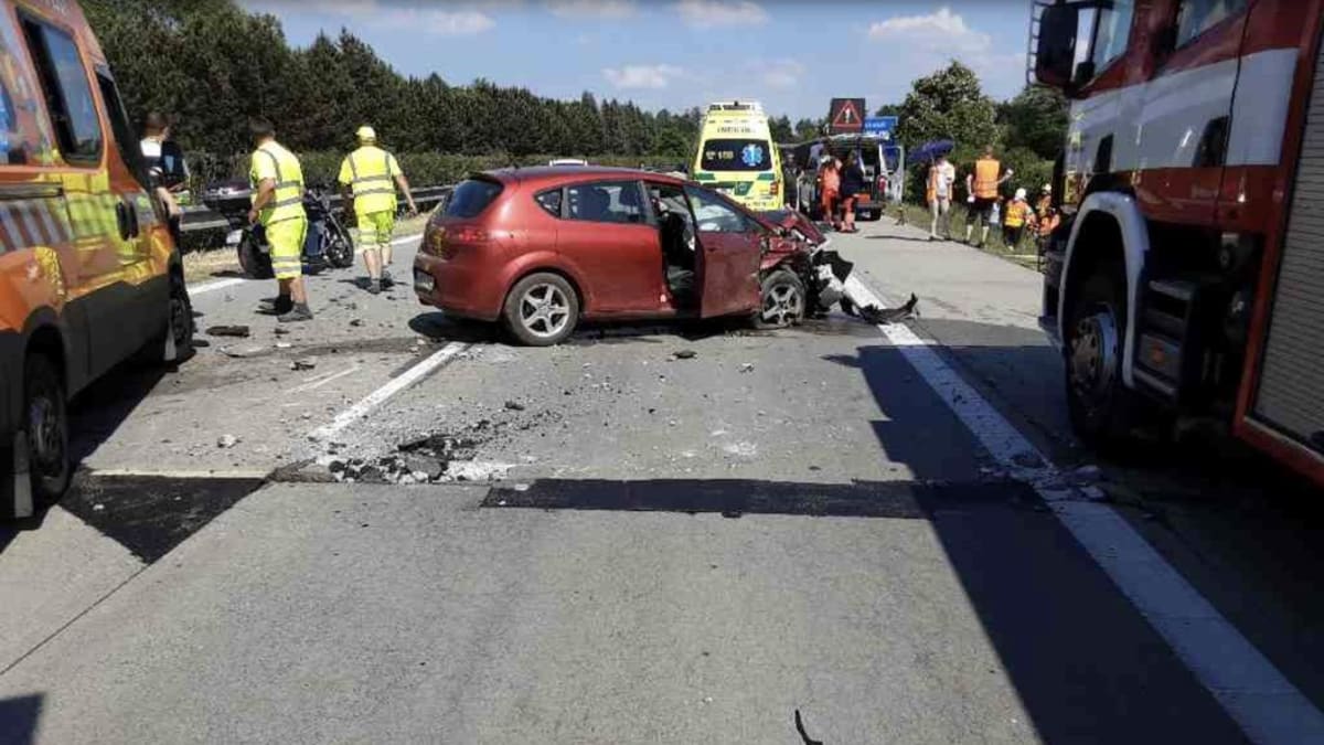 Nehoda kvůli popraskané dálnici