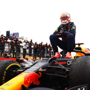 Lewis Hamilton? Ne. Prozatímním králem šampionátu formule 1 je Max Verstappen z Red Bullu.