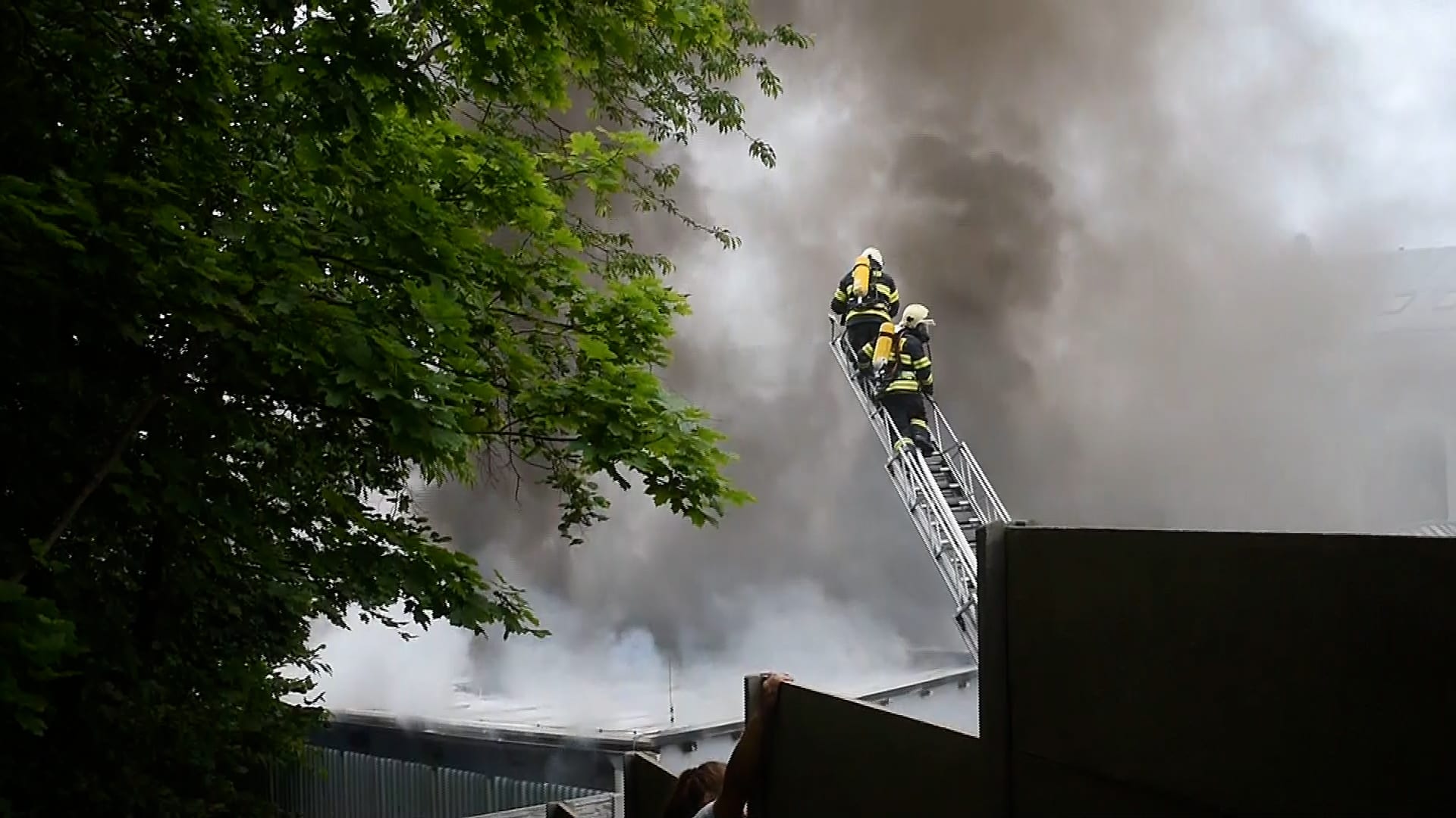 Záběry z požáru kotelny v Broumově 