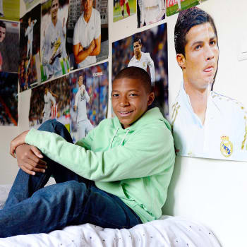 Kylian Mbappé a Cristiano Ronaldo plakaty