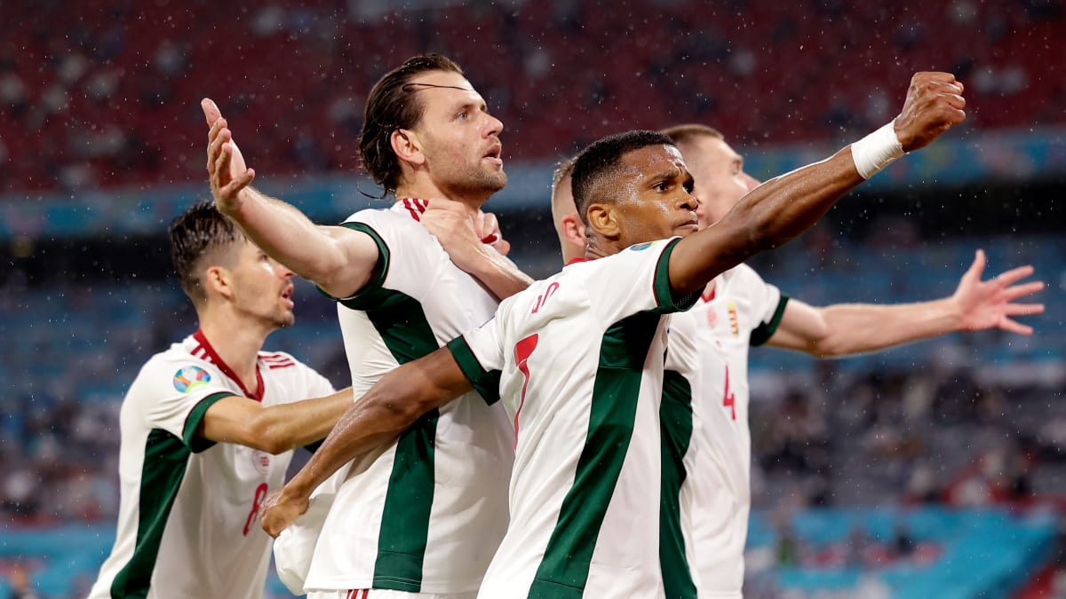 Maďarská radost po gólu do sítě Německa