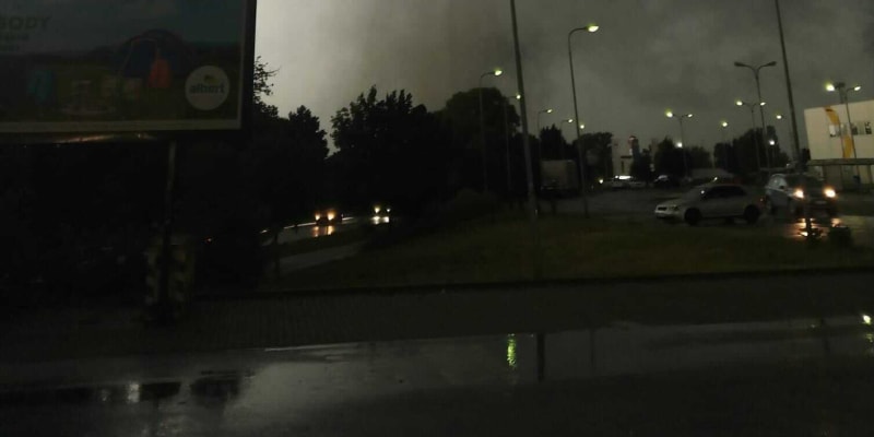 Na jihu Moravy se podle meteorologů s největší pravděpodobností objevilo tornádo. Lidé ho zachytili na fotografiích.